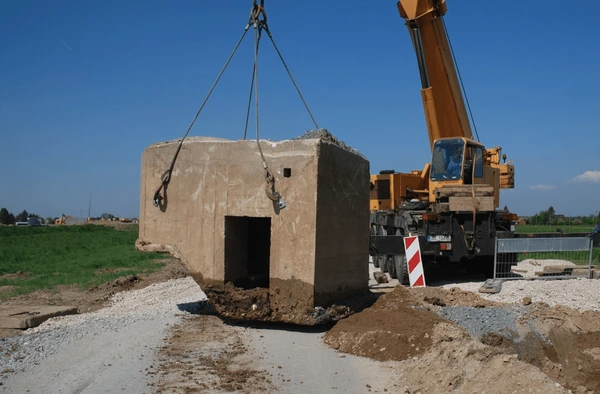 Crane Hire for Machinery Relocation Endeavour Hills