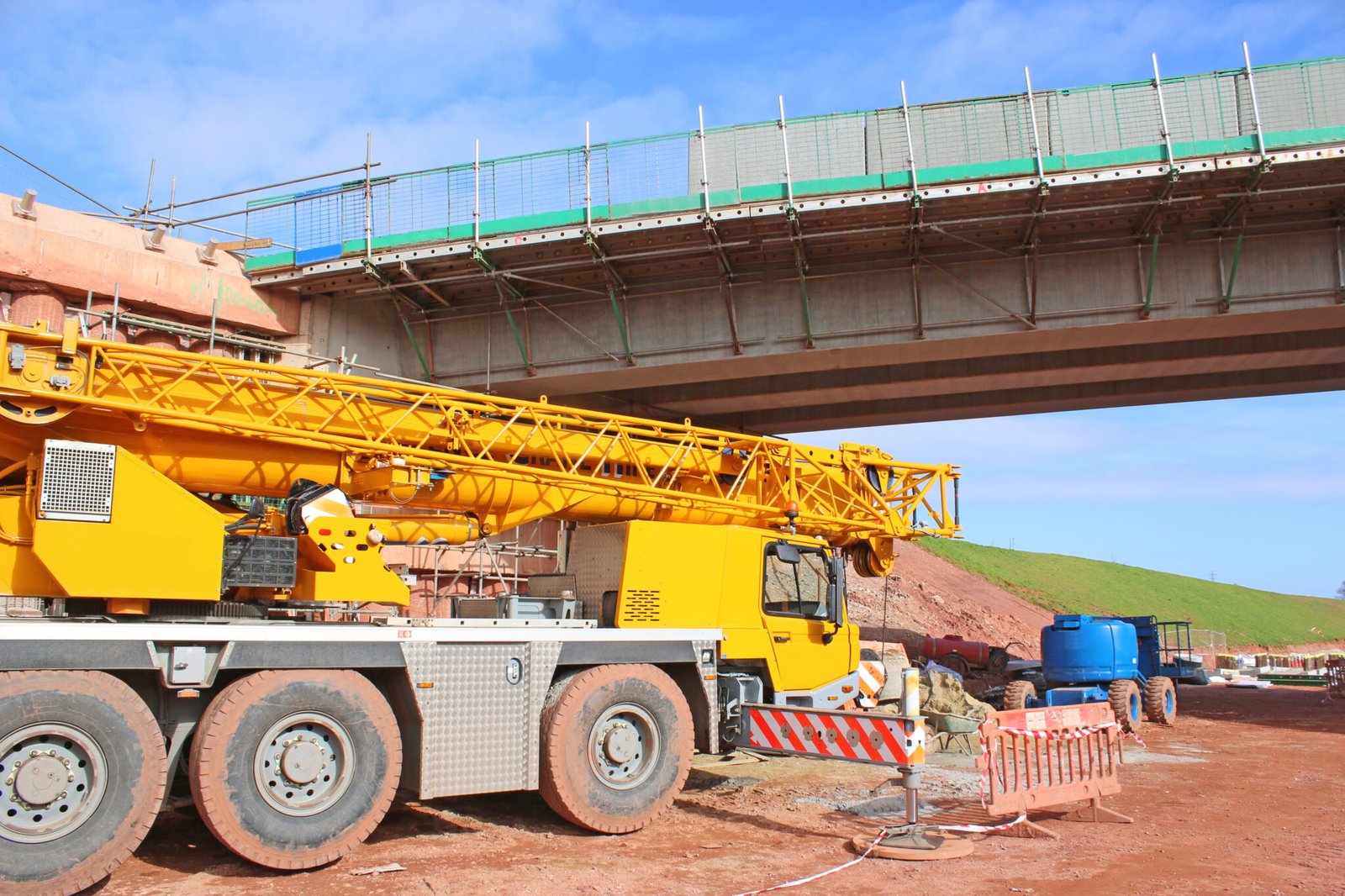 How Much Does Crane Hire Cost in Pakenham