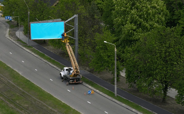 Pole mounting signs Endeavour Hills suburbs