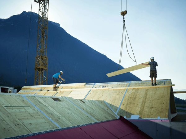 Crane Hire For Roof Installation Clayton