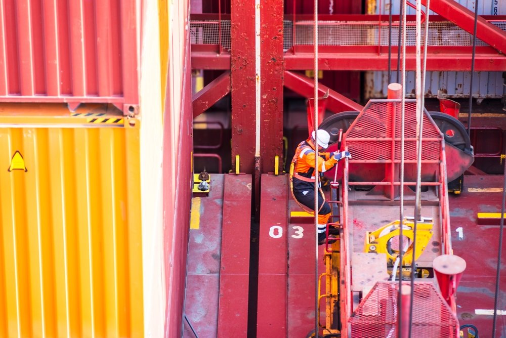 Safety certified crane hire Melbourne CBD